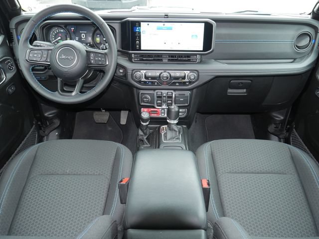 Used 2025 Jeep Wrangler Unlimited Rubicon 4xe AWD/4WD image 6