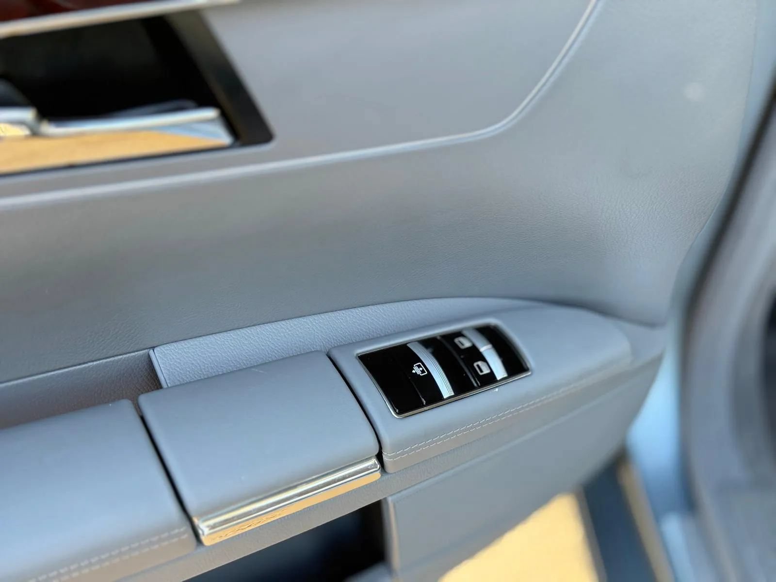 Used 2009 Mercedes-Benz S 550 image 33