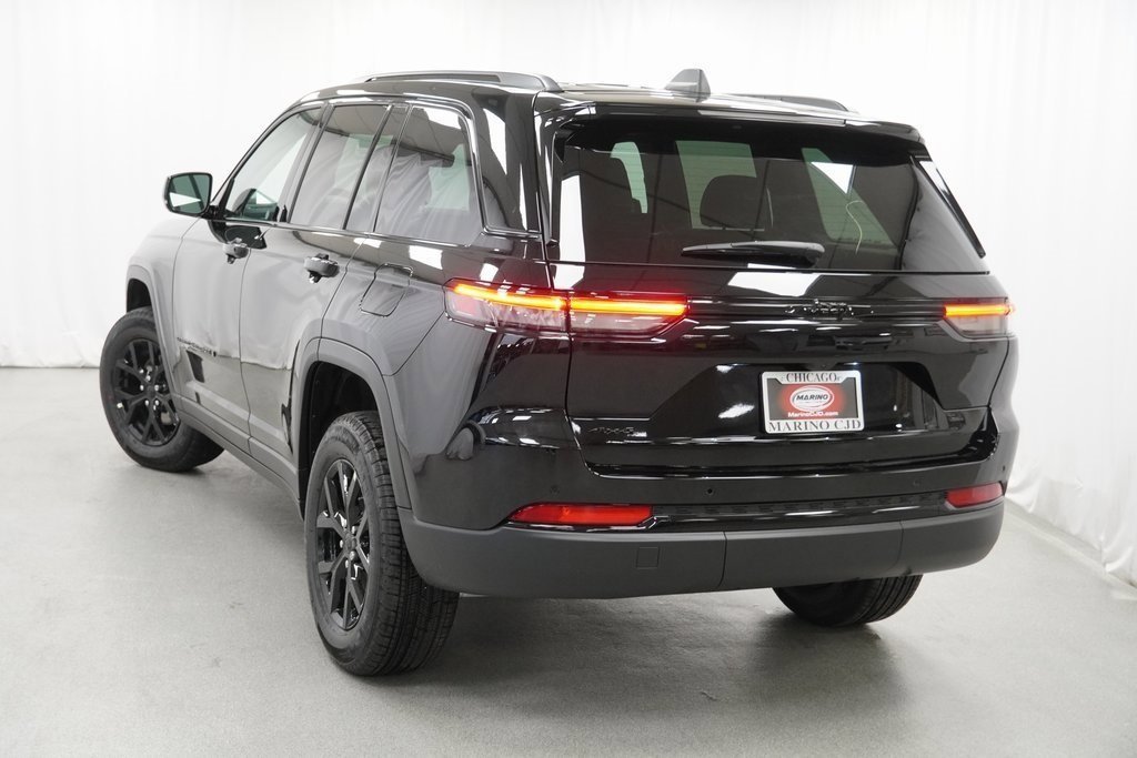 New 2025 Jeep Grand Cherokee Altitude image 11