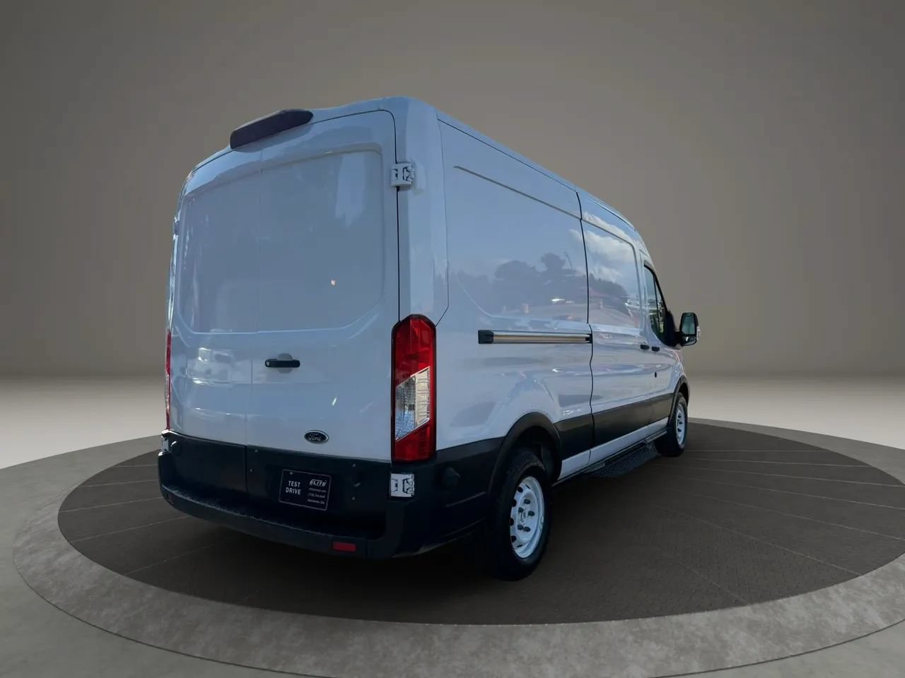 Used 2019 Ford Transit 150 148 Medium Roof RWD image 4