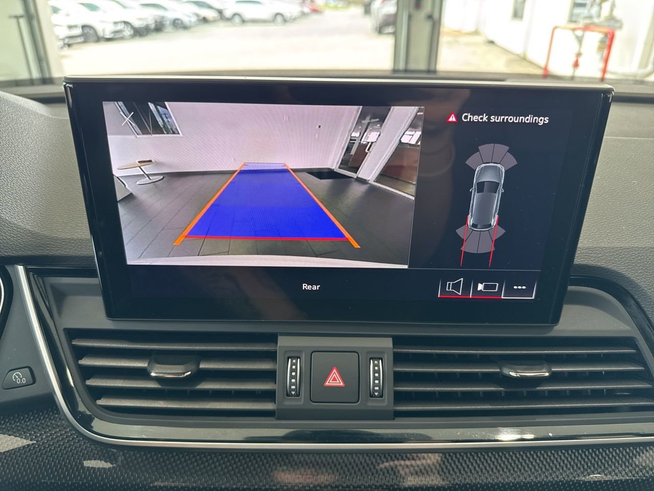 Used 2024 Audi SQ5 Premium image 25