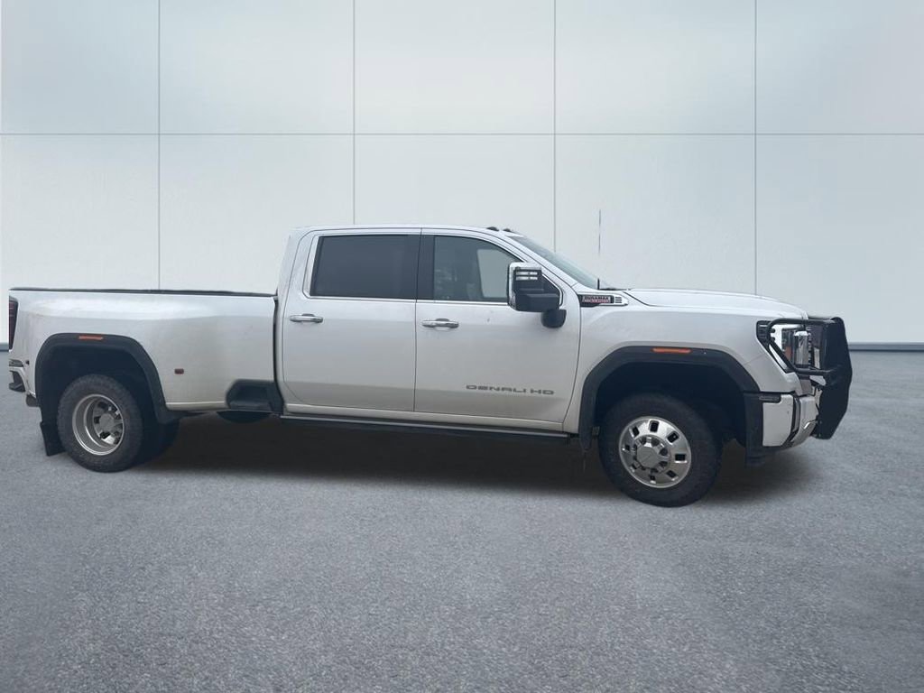 Used 2024 GMC Sierra 3500 Denali w/ Denali Reserve Package AWD/4WD image 5