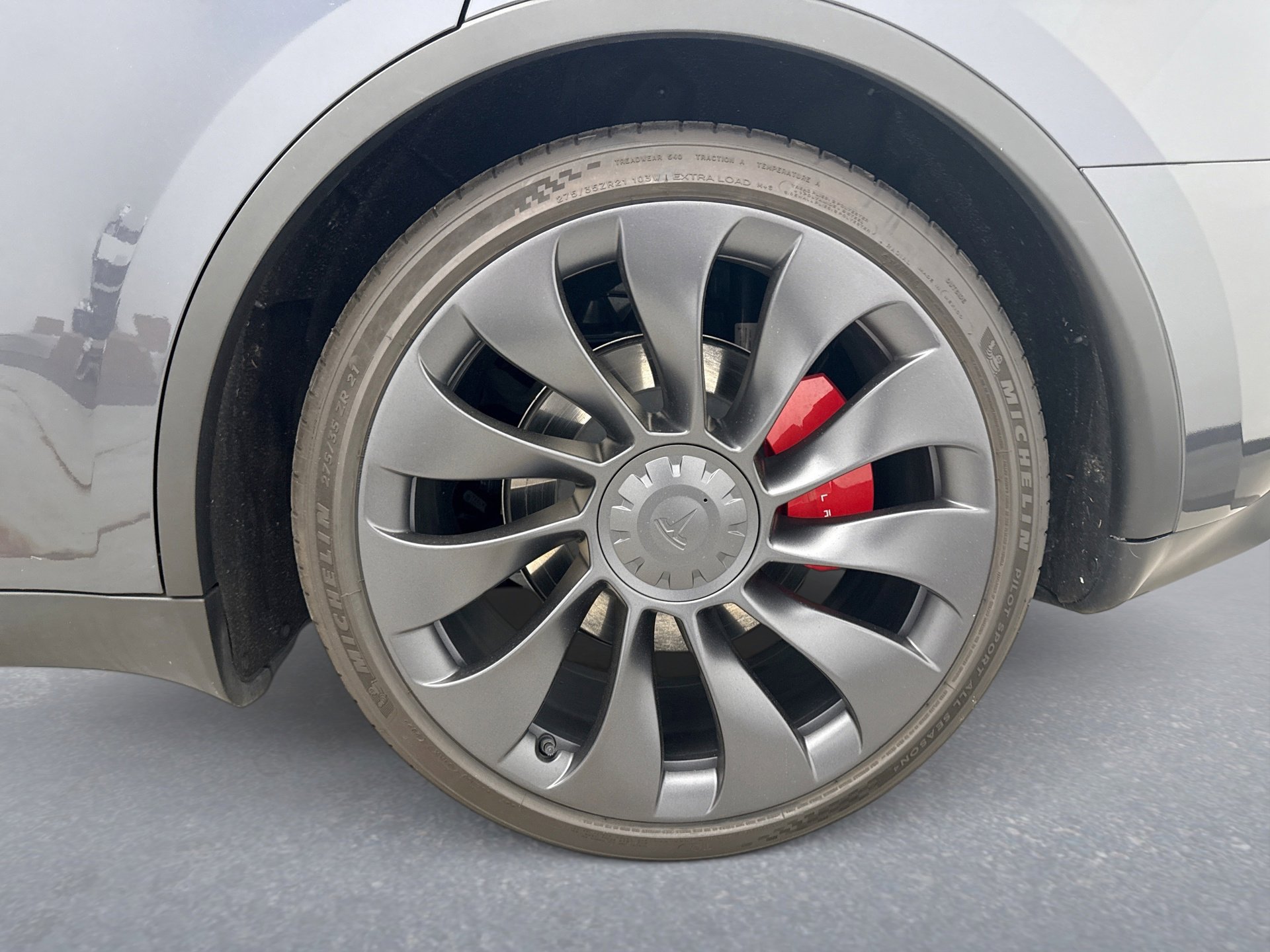 Used 2023 Tesla Model Y Performance image 13