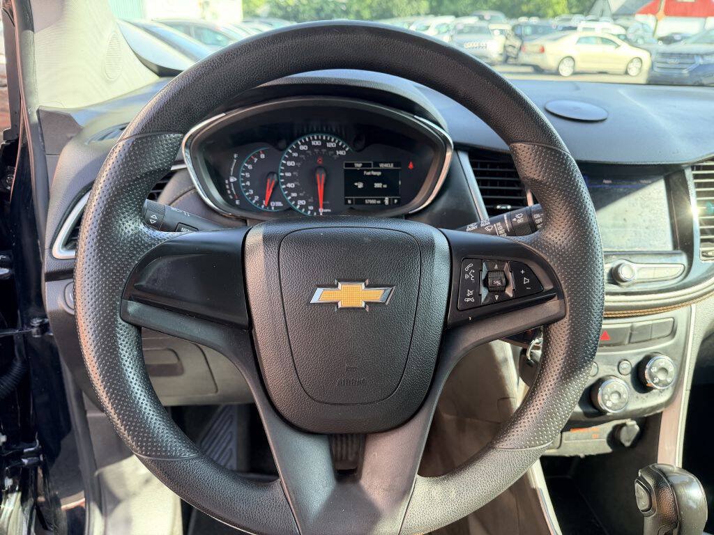 Used 2020 Chevrolet Trax LS FWD image 10