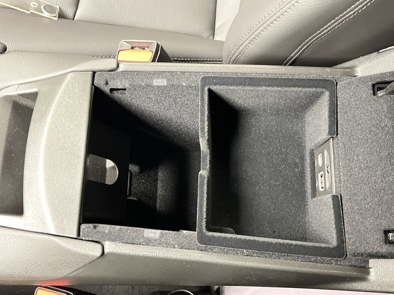 New 2026 Cadillac XT5 Luxury w/ LPO, Floor Liner Package AWD/4WD image 24