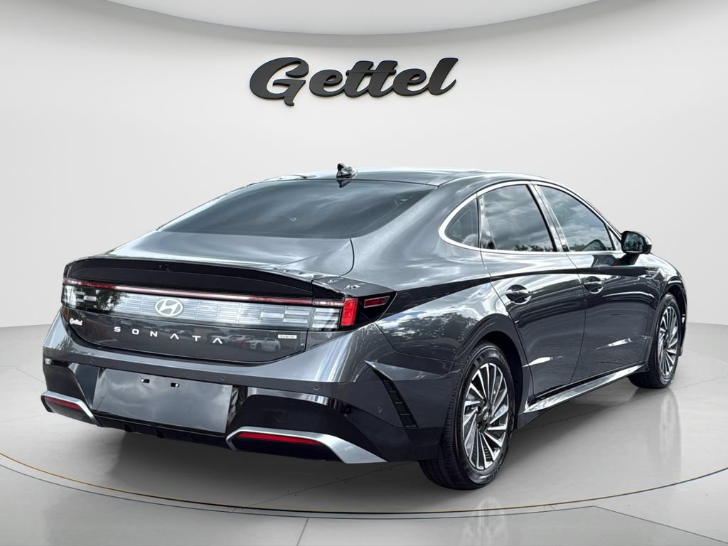Certified 2025 Hyundai Sonata Limited FWD image 5