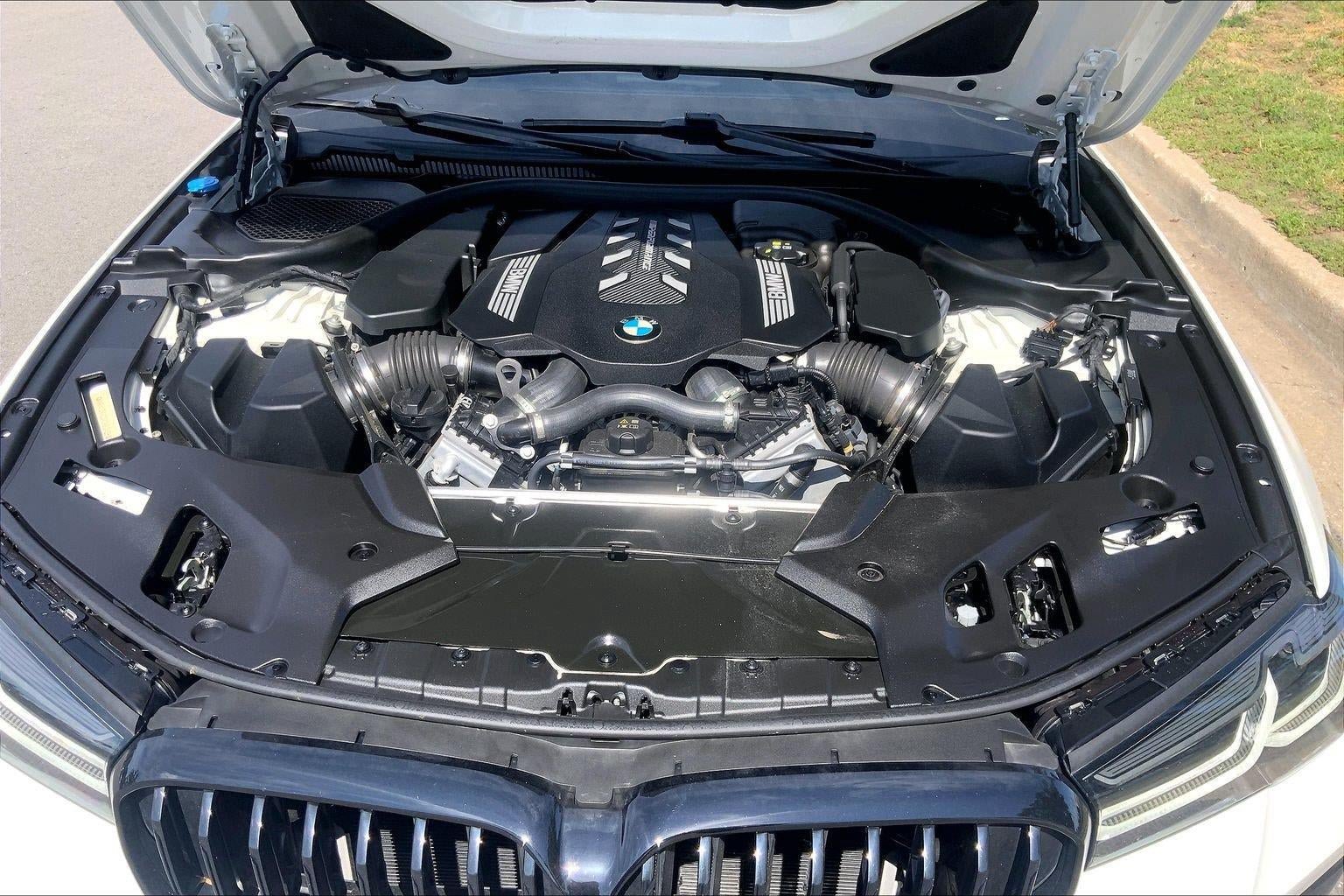 Used 2023 BMW M550i xDrive w/ Parking Assistance Package AWD/4WD image 10