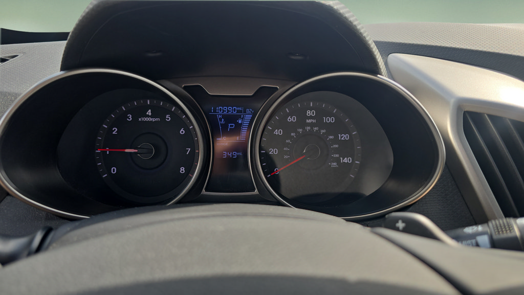 Used 2017 Hyundai Veloster Value Edition FWD image 17