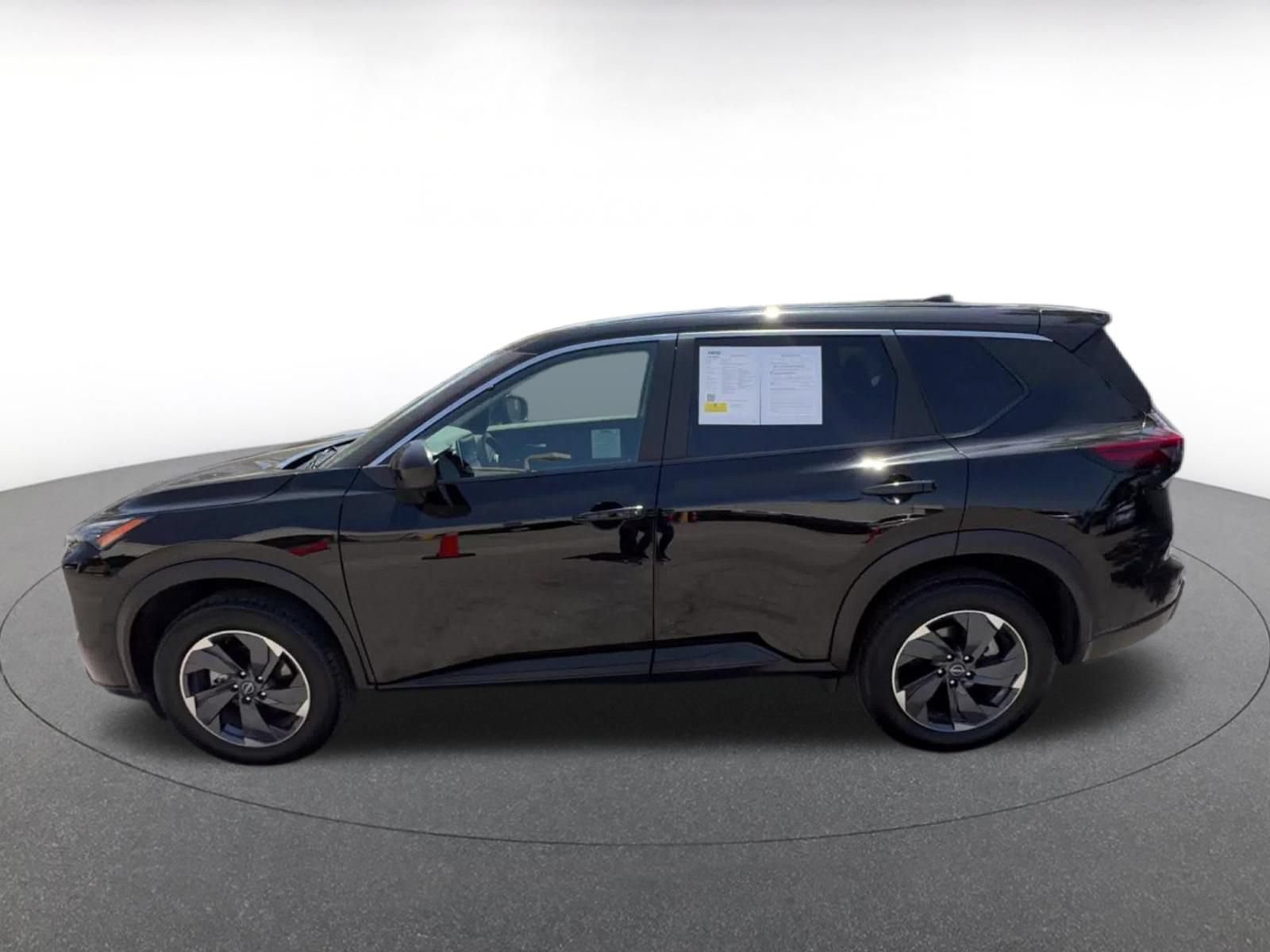 Used 2025 Nissan Rogue SV FWD image 9