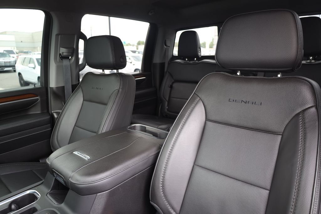 Used 2026 GMC Sierra 3500 Denali w/ Technology Package AWD/4WD image 19