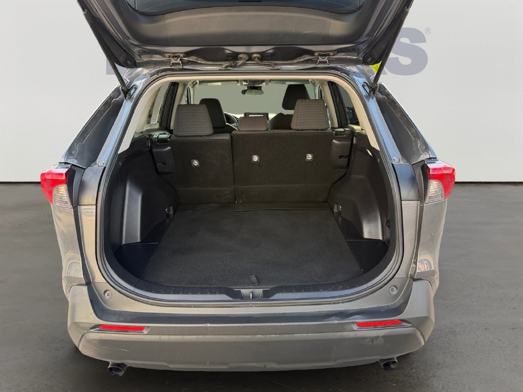Used 2022 Toyota RAV4 LE AWD/4WD image 14