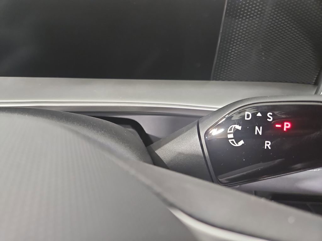 New 2026 Volkswagen Tiguan SE R-Line image 22