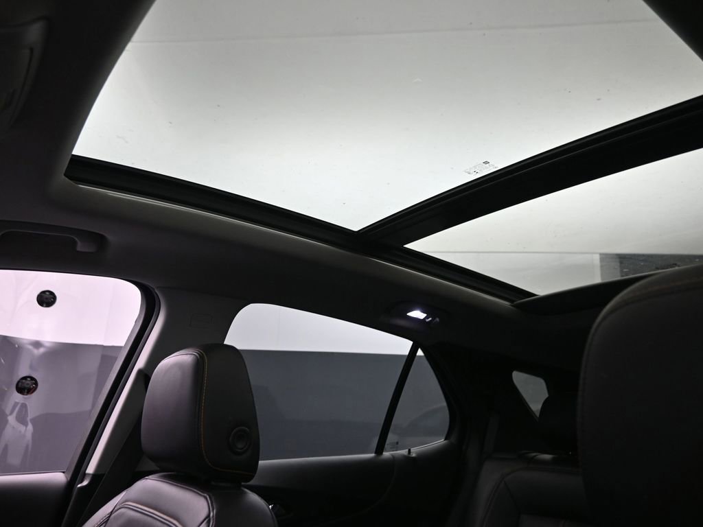 Used 2022 Chevrolet Equinox Premier AWD/4WD image 19