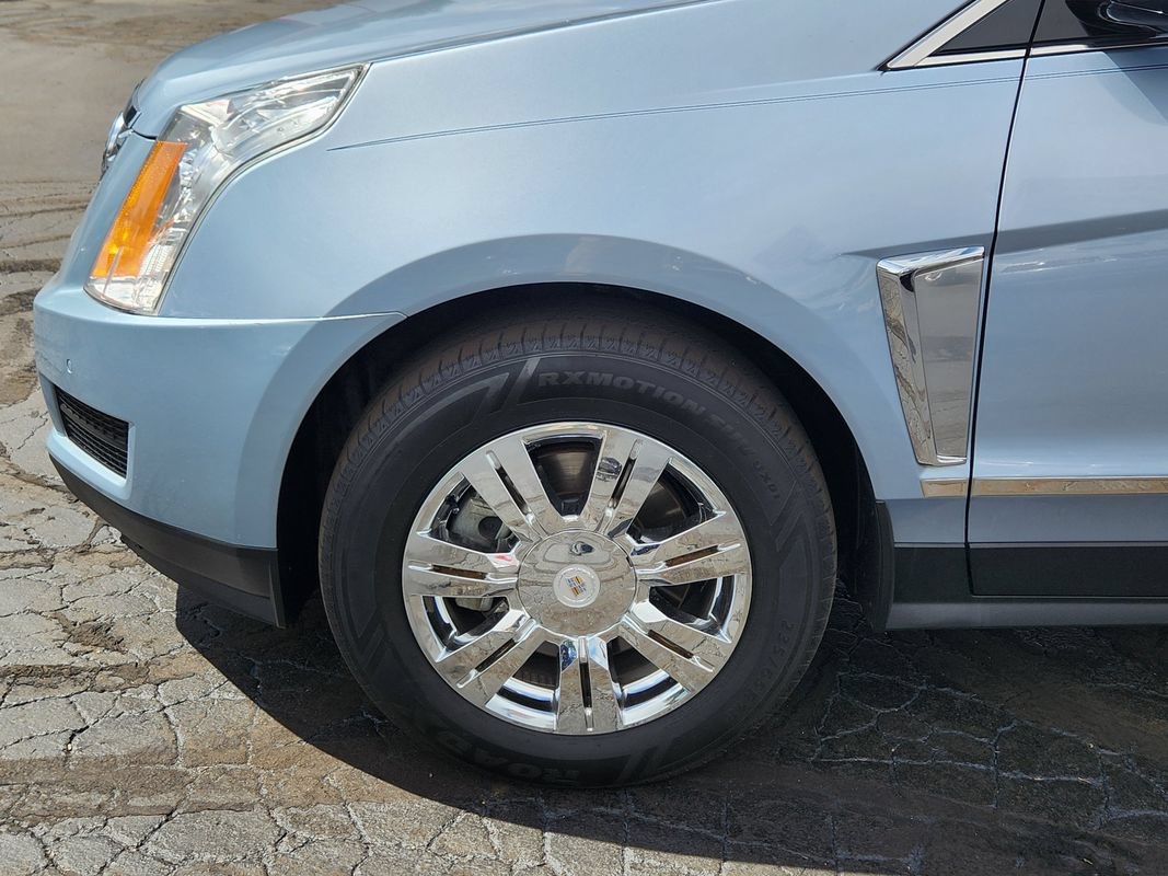 Used 2013 Cadillac SRX Luxury w/ Driver Awareness Package FWD image 11