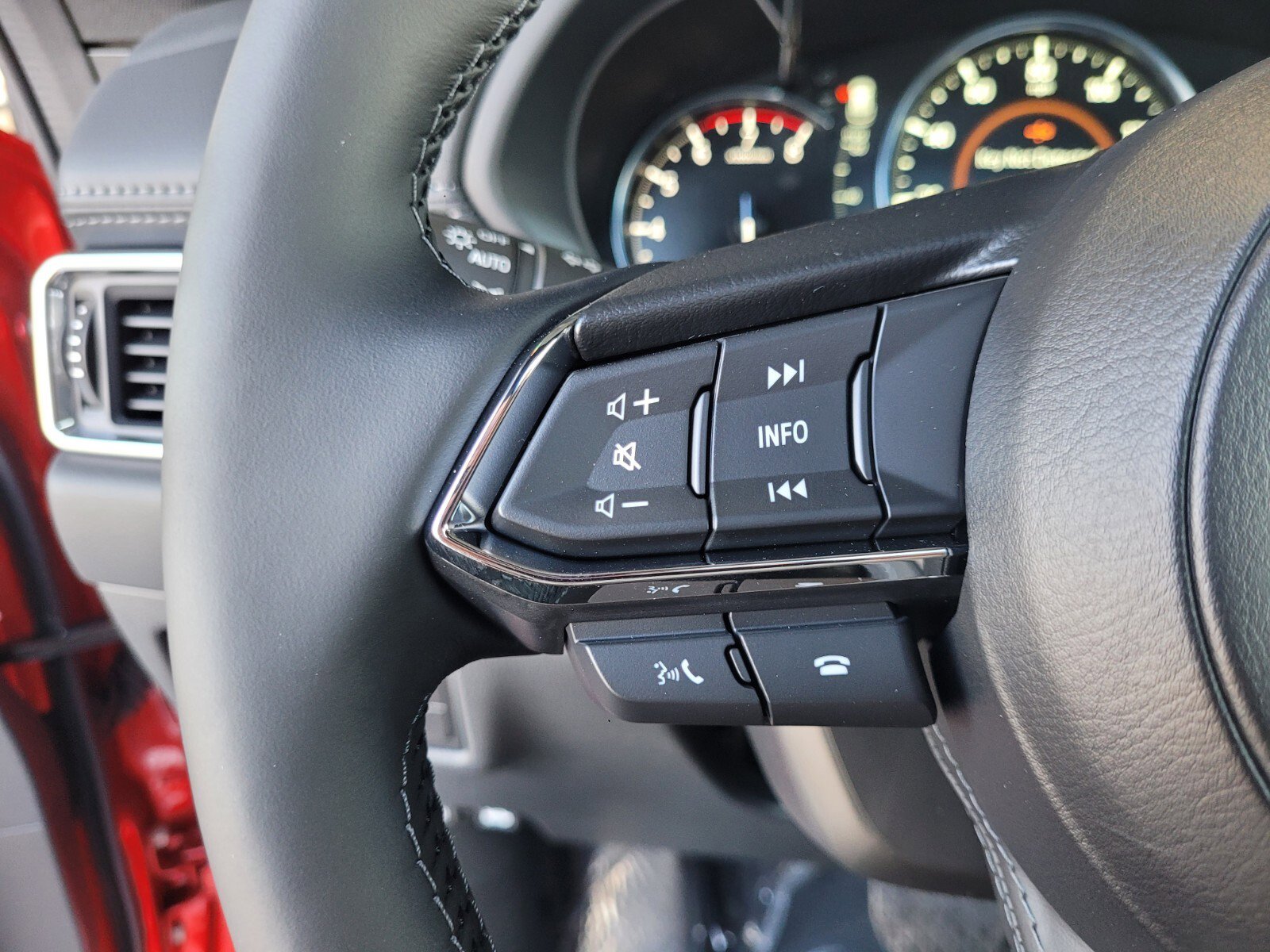 New 2025 MAZDA CX-5 Signature image 32