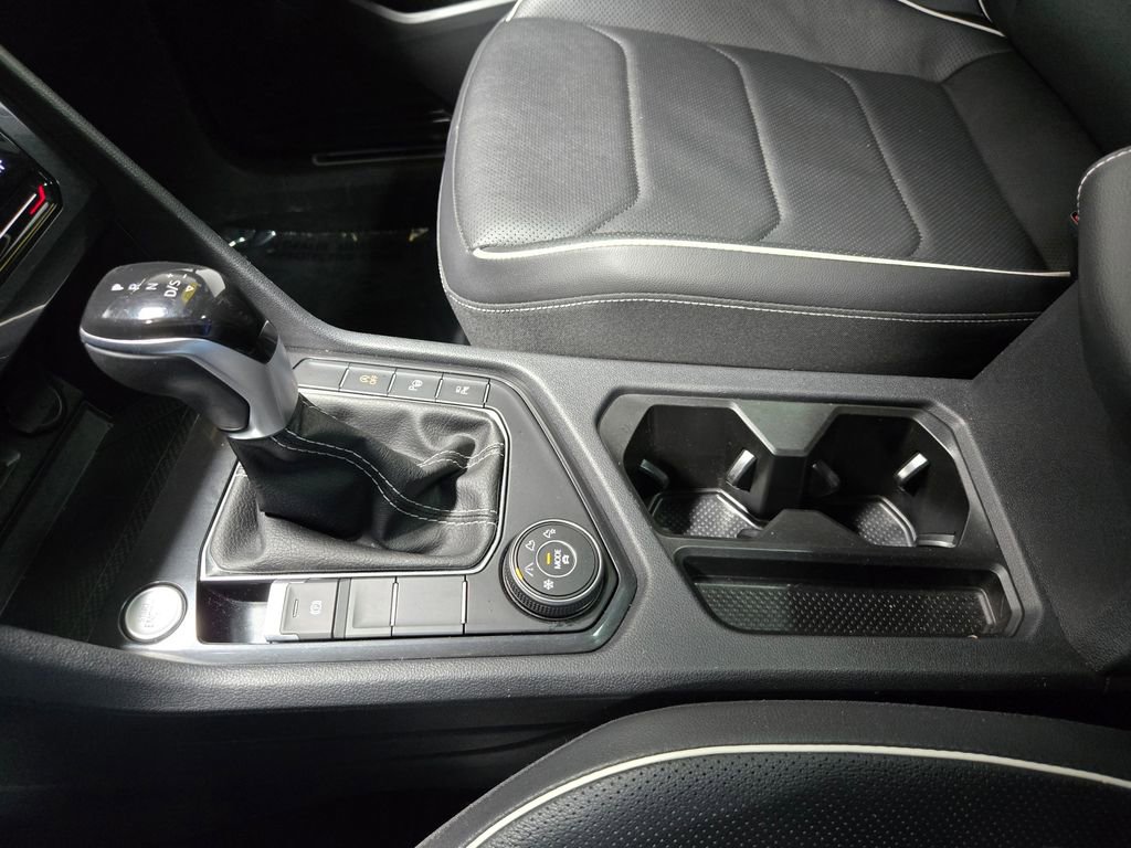 Used 2022 Volkswagen Tiguan SEL R-Line AWD/4WD image 30