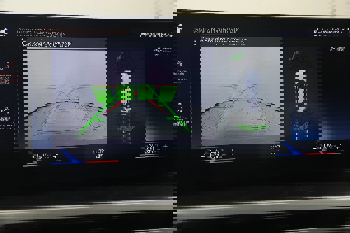 Used 2023 BMW 330e xDrive w/ Premium Package image 10