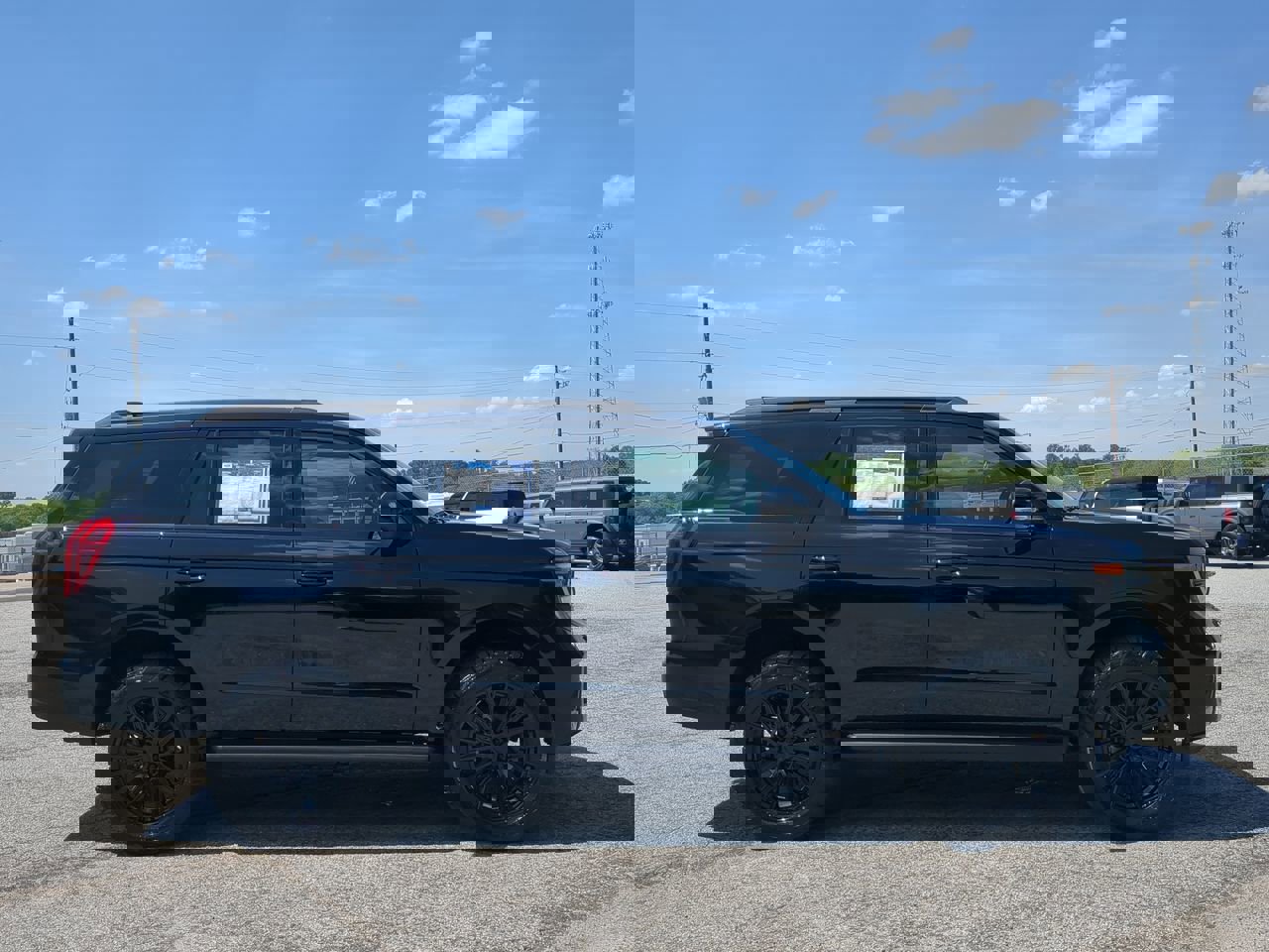 New 2026 Ford Expedition Active image 3