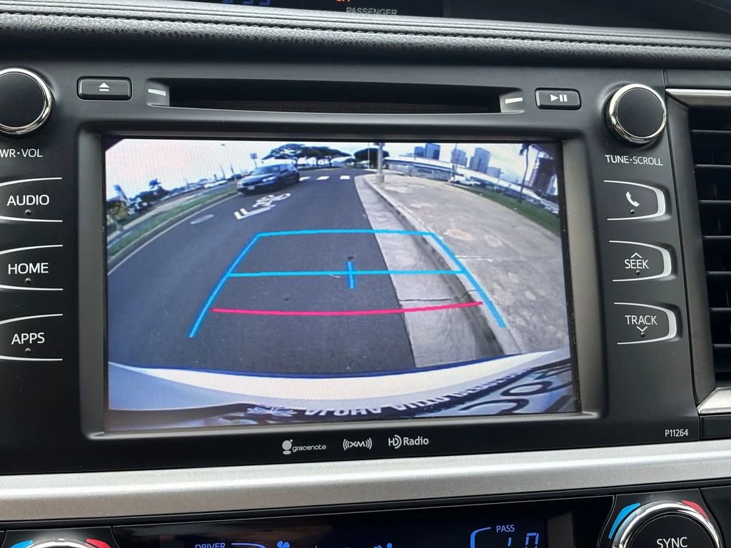 Used 2016 Toyota Highlander LE image 19