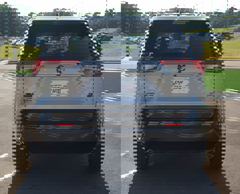 Used 2025 Toyota RAV4 XSE image 3