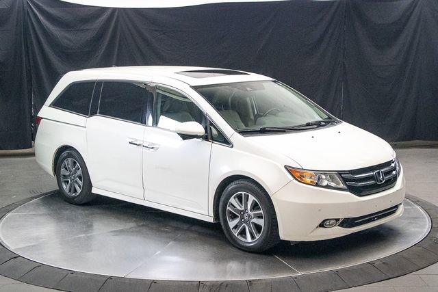 Used 2015 Honda Odyssey Touring image 2