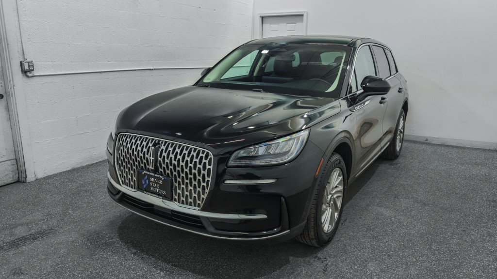 Used 2024 Lincoln Corsair AWD image 4