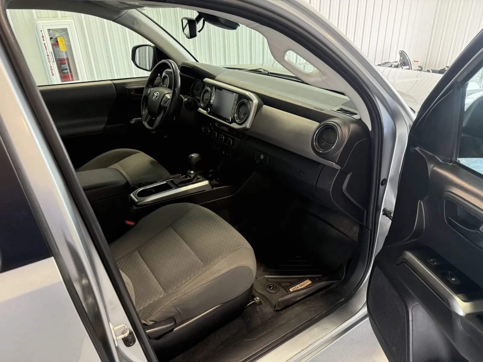 Used 2023 Toyota Tacoma SR5 w/ Technology Package AWD/4WD image 23