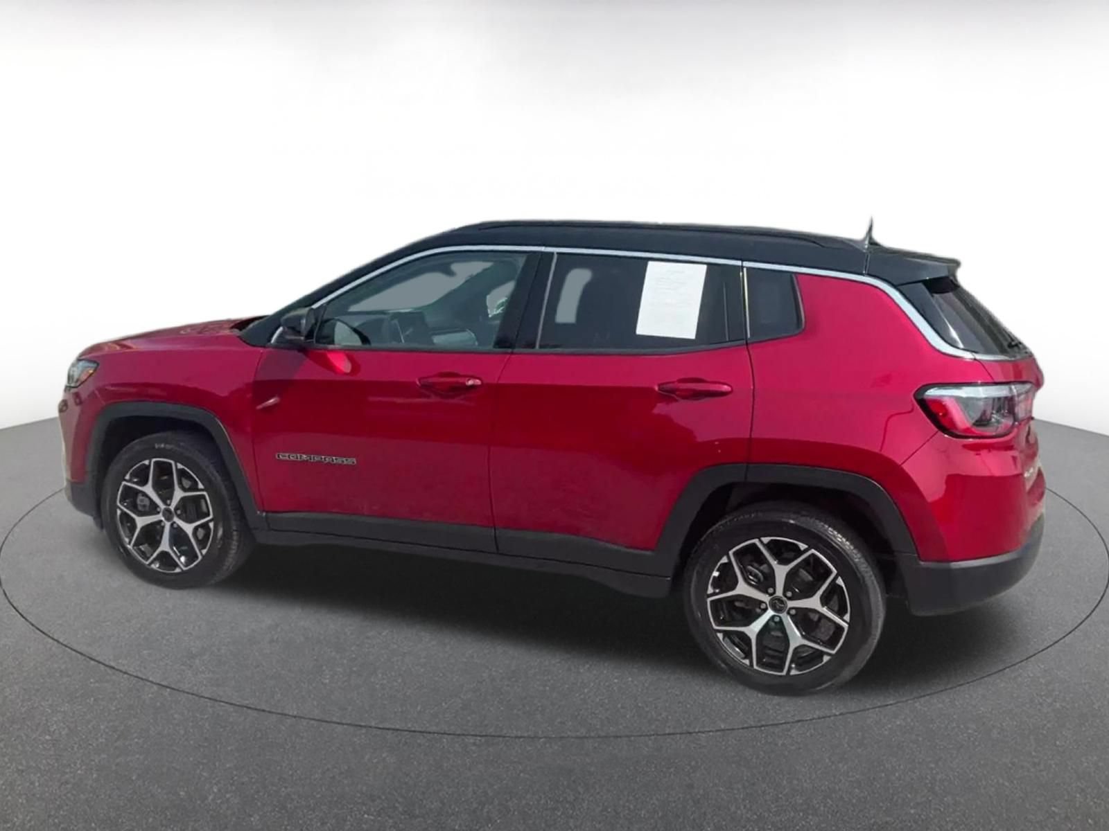 Used 2025 Jeep Compass Limited AWD/4WD image 9