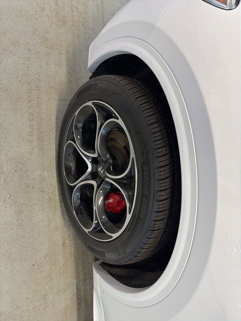 Used 2023 Alfa Romeo Stelvio Veloce image 38