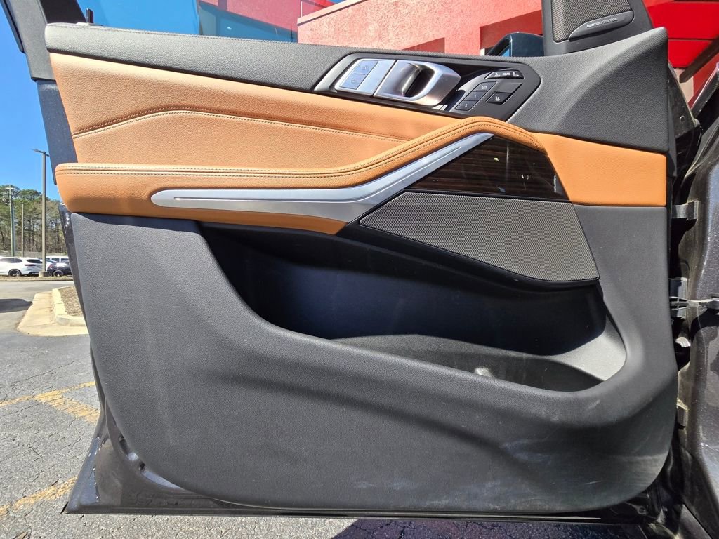 Used 2021 BMW X7 xDrive40i w/ Premium Package image 17