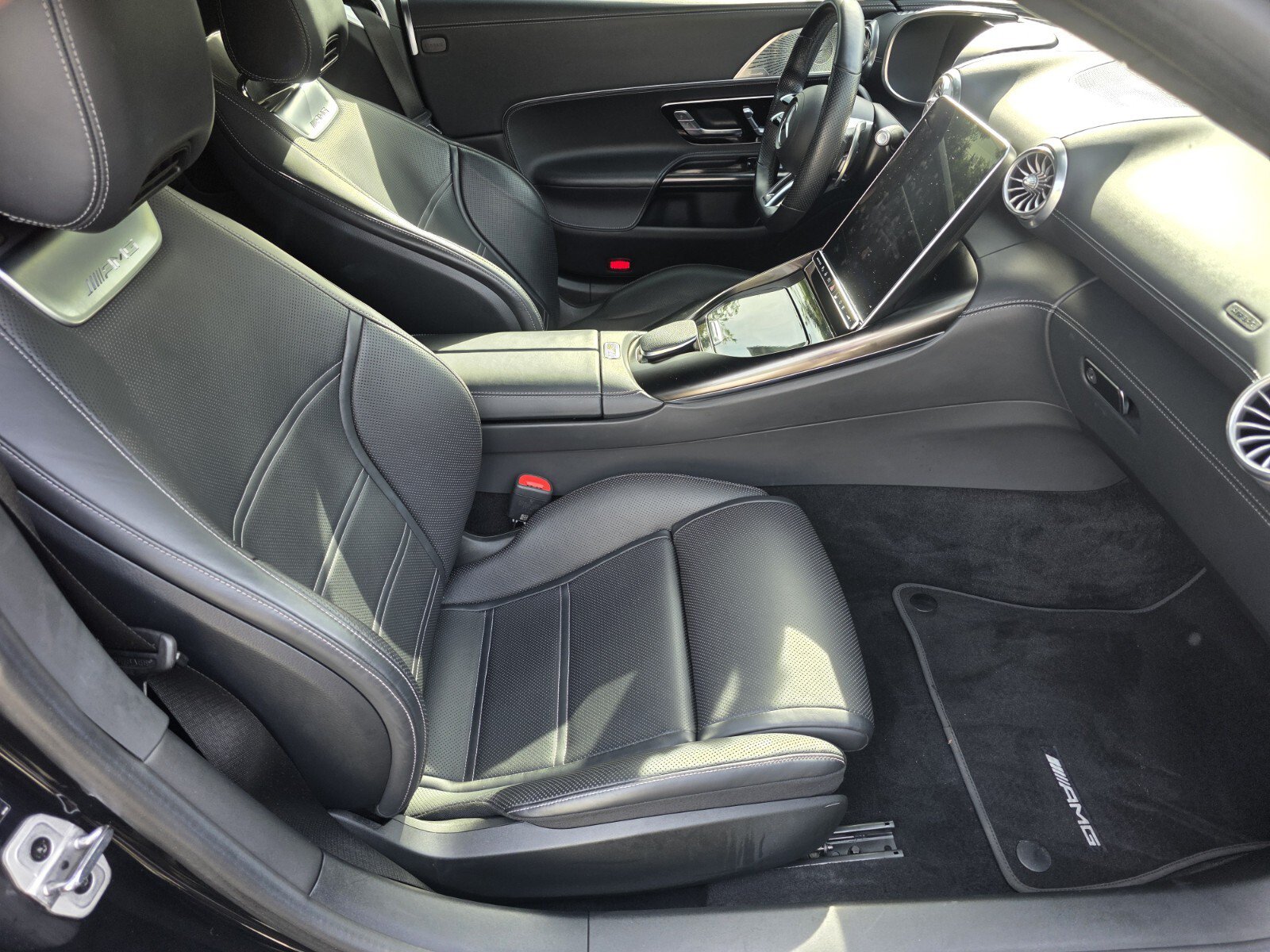 Used 2022 Mercedes-Benz SL 63 AMG 4MATIC image 3