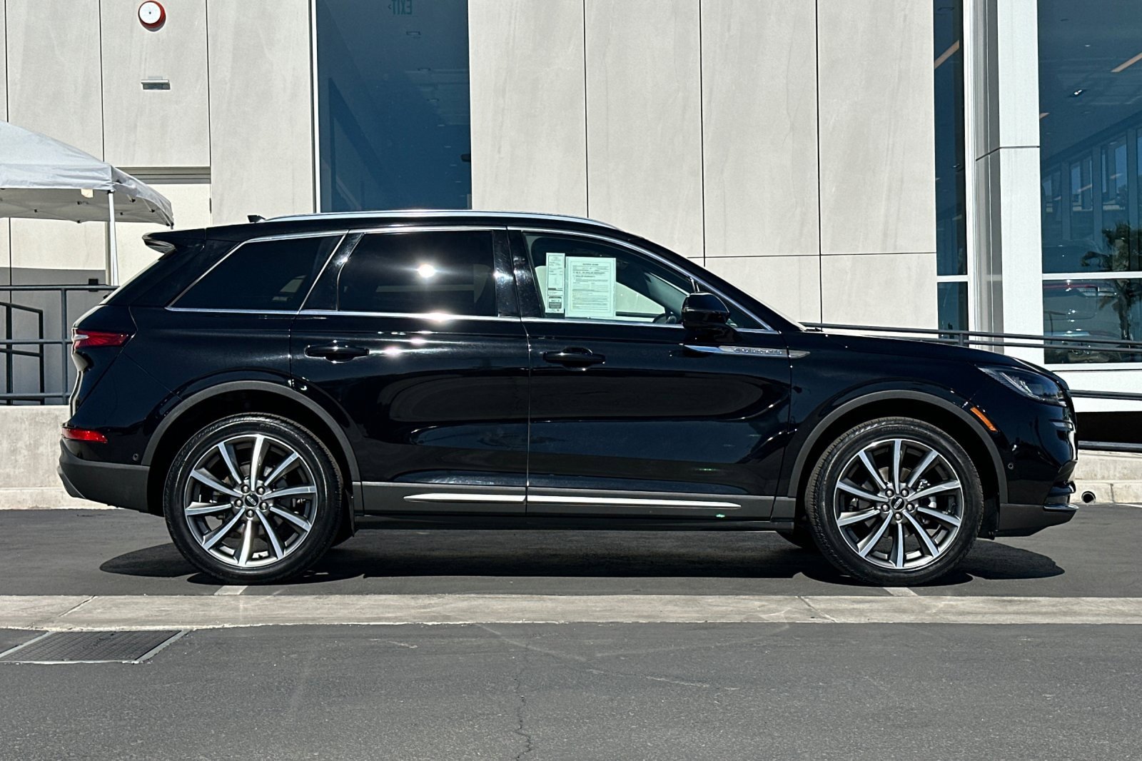 Used 2020 Lincoln Corsair Reserve image 2