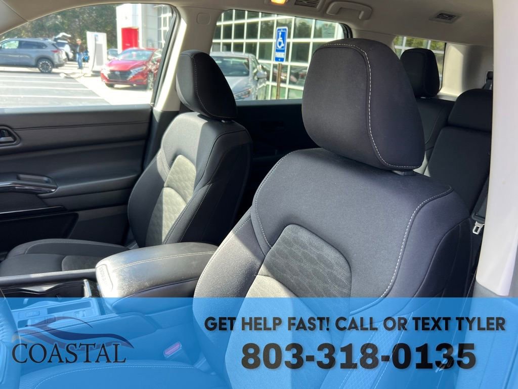 Used 2024 Nissan Pathfinder SV image 9