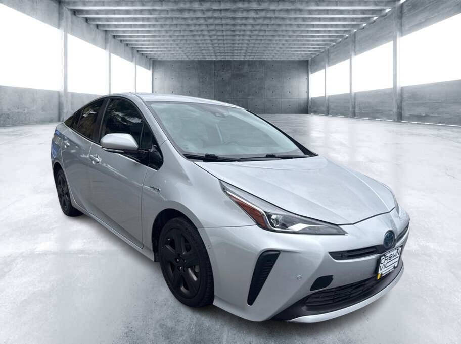 Used 2019 Toyota Prius XLE w/ Carpet Mat Package FWD image 4