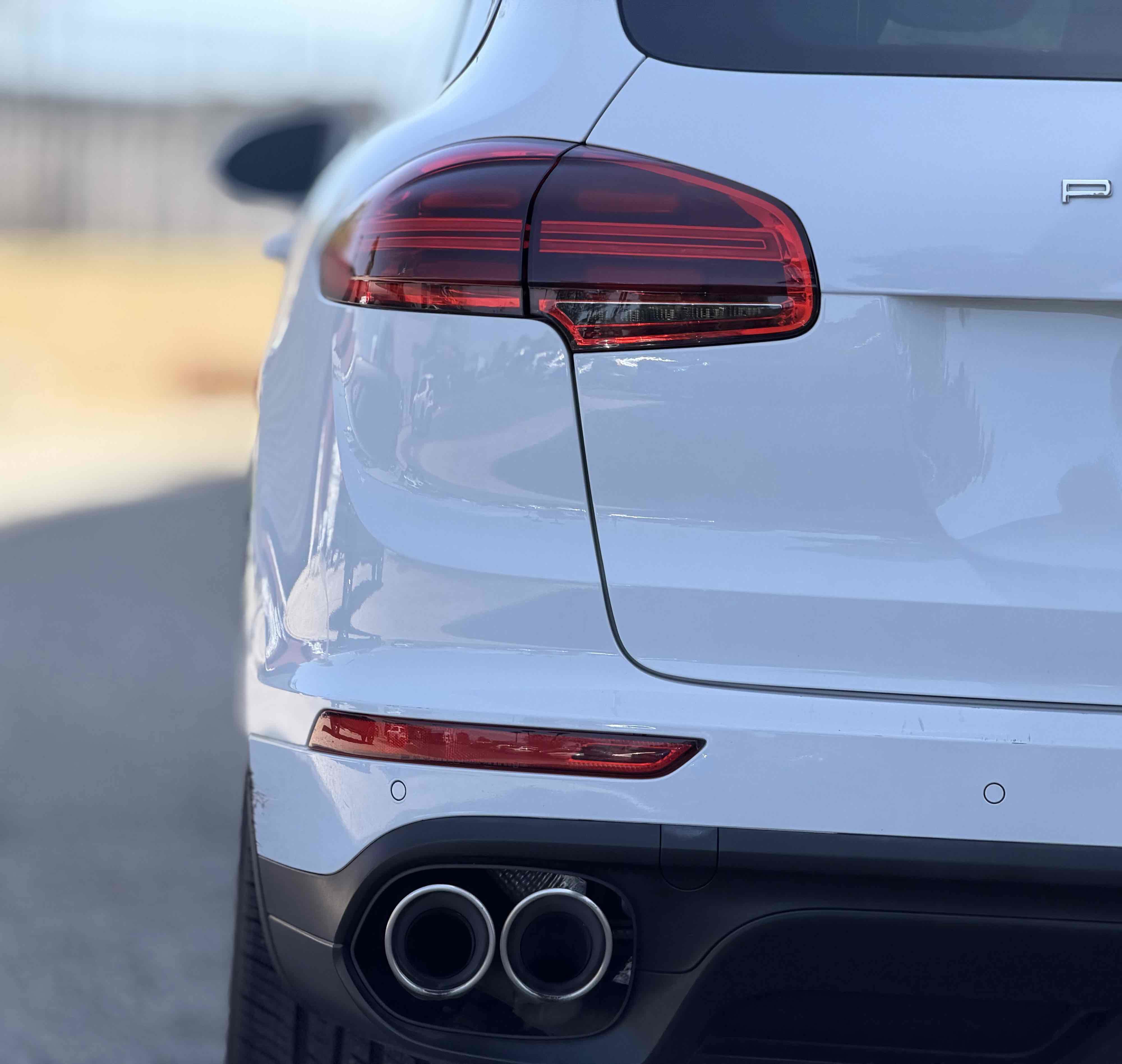Used 2015 Porsche Cayenne S AWD/4WD image 11