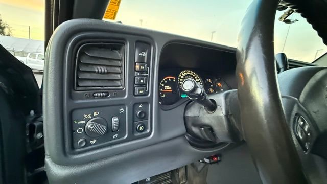 Used 2003 Chevrolet Silverado 2500 LT w/ Skid Plate Package image 21