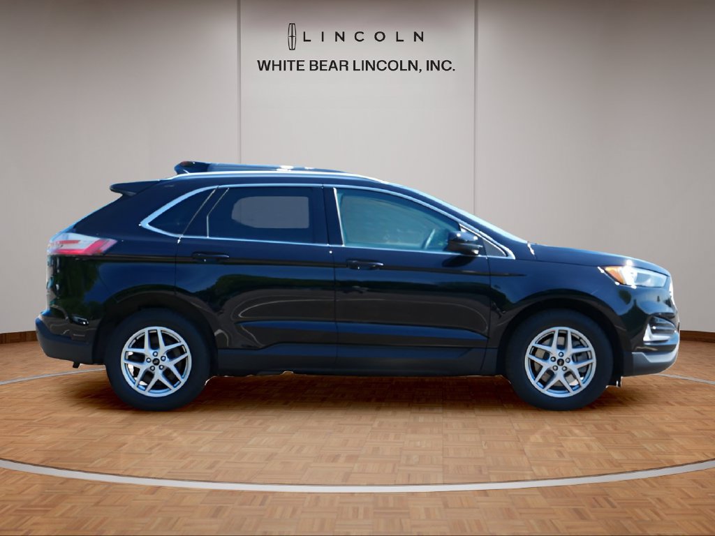 Used 2024 Ford Edge SEL w/ Convenience Package AWD/4WD image 4