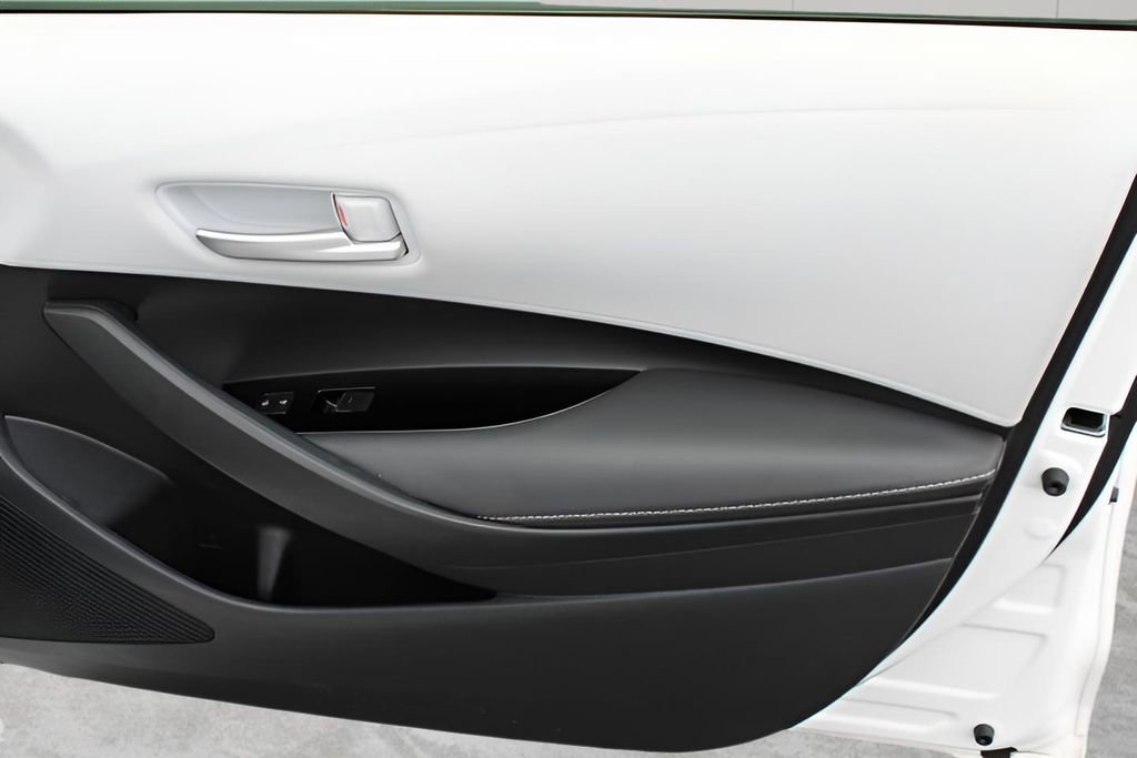 Certified 2024 Toyota Corolla SE image 25