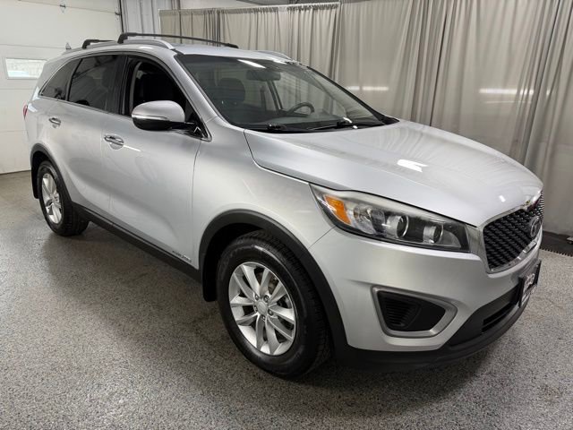 Used 2016 Kia Sorento LX w/ LX Convenience Package AWD/4WD image 3