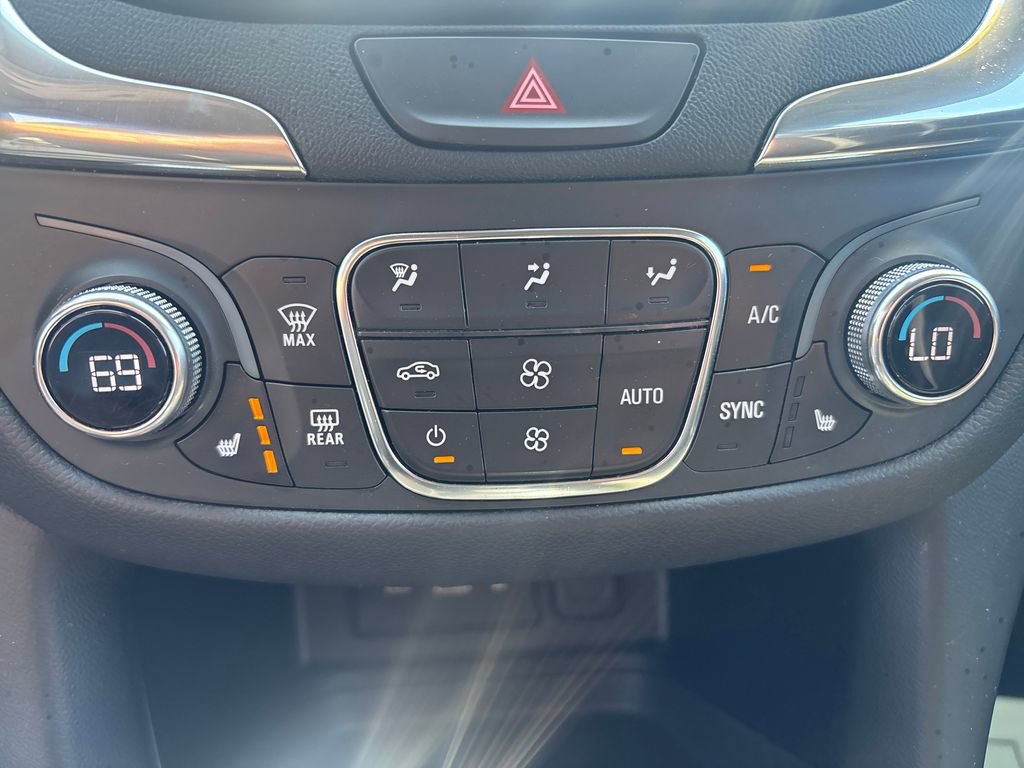 Used 2021 Chevrolet Equinox LT AWD/4WD image 24