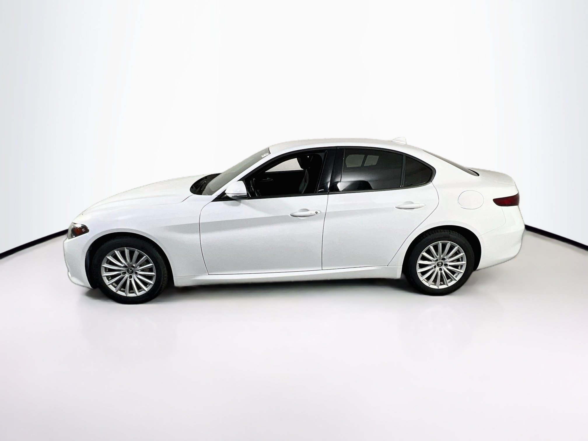 Used 2022 Alfa Romeo Giulia Sprint AWD/4WD image 8