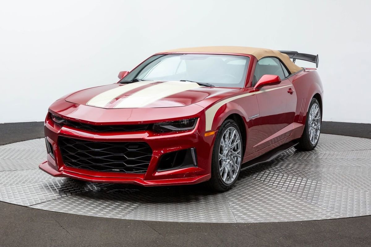 Used 2015 Chevrolet Camaro LT image 2