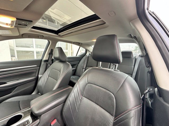 Used 2023 Nissan Altima 2.0 SR FWD image 7