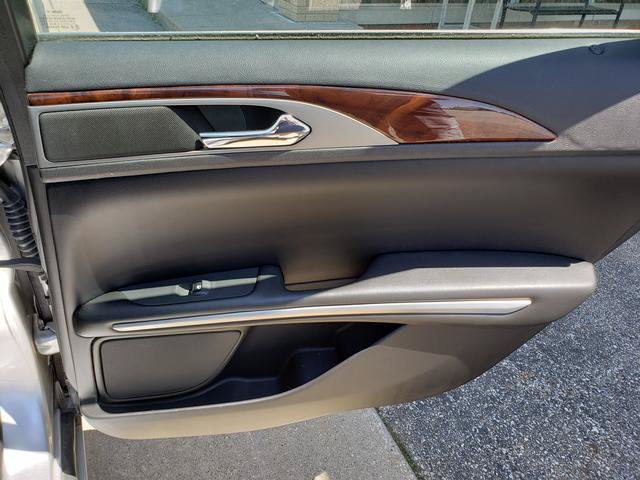 Used 2013 Lincoln MKZ FWD image 18