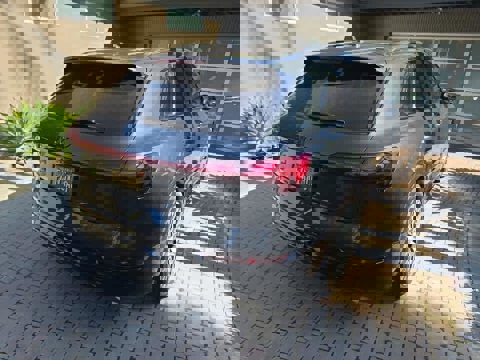 Used 2024 Audi Q8 e-tron Premium Plus w/ Premium Plus Package image 7