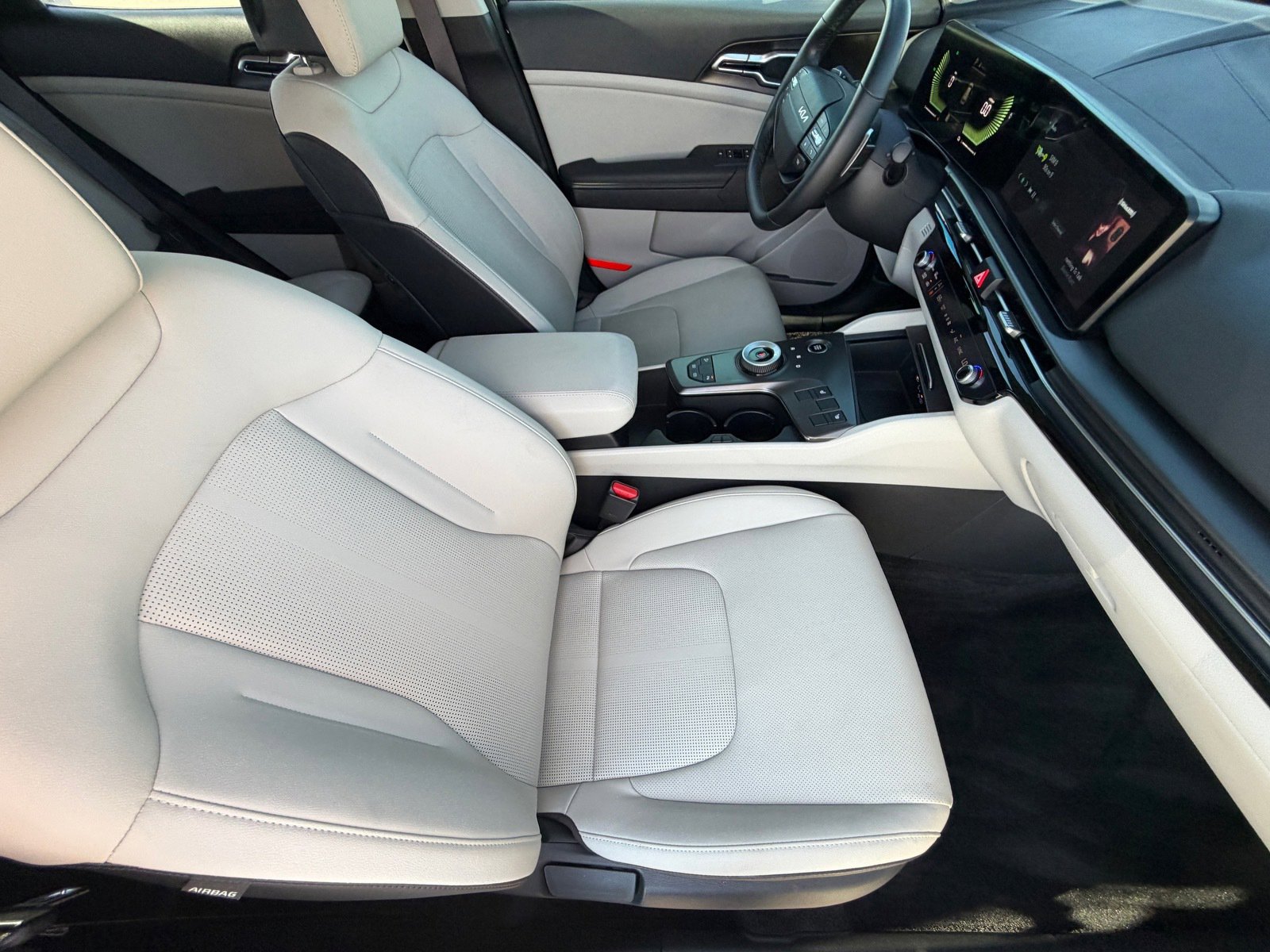 Certified 2026 Kia Sportage EX w/ EX Panoramic Sunroof Package AWD/4WD image 11