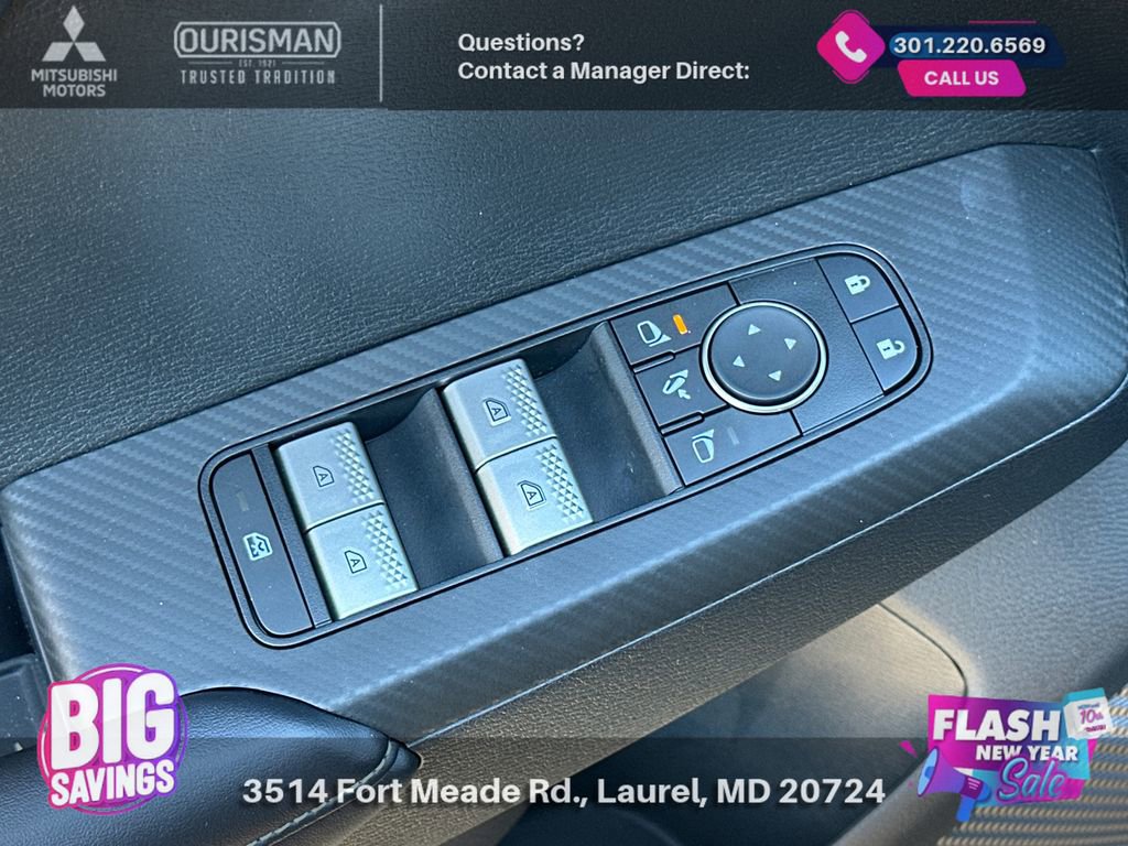 New 2025 Mitsubishi Outlander SE image 8