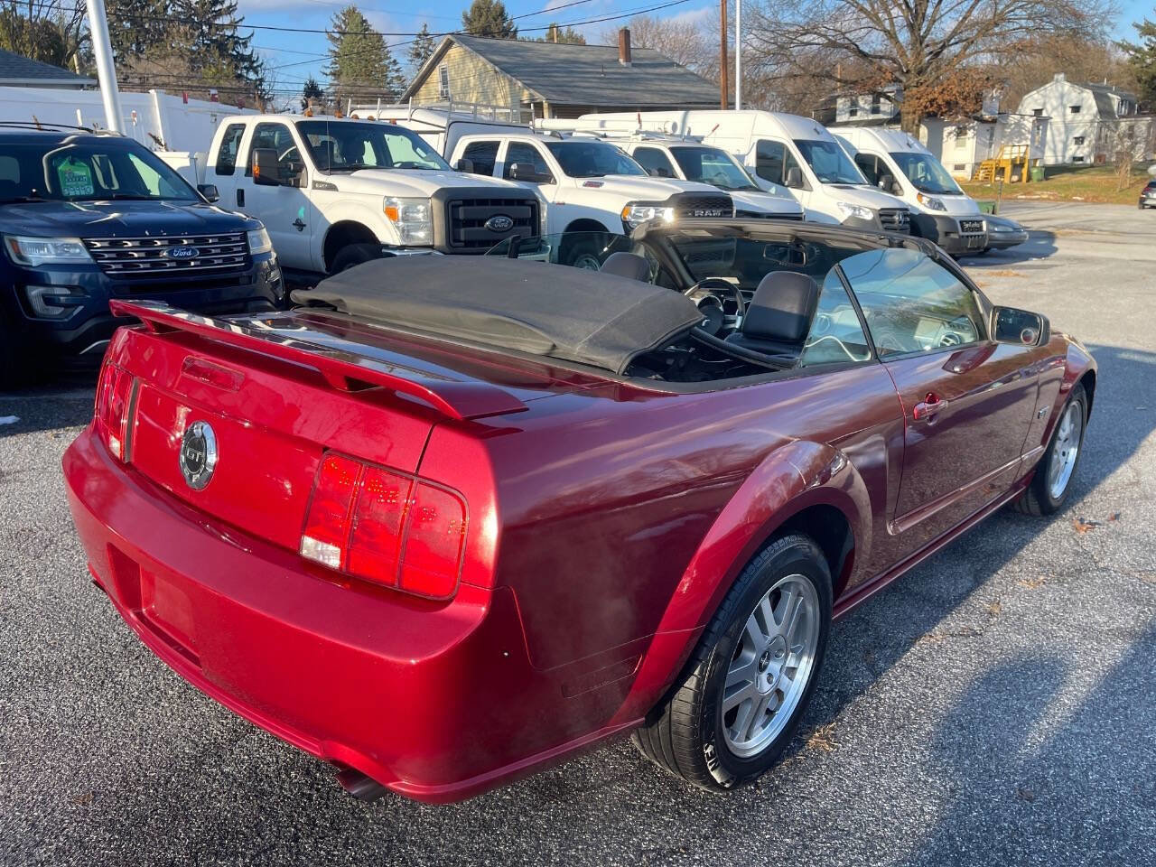 Used 2006 Ford Mustang GT RWD image 12