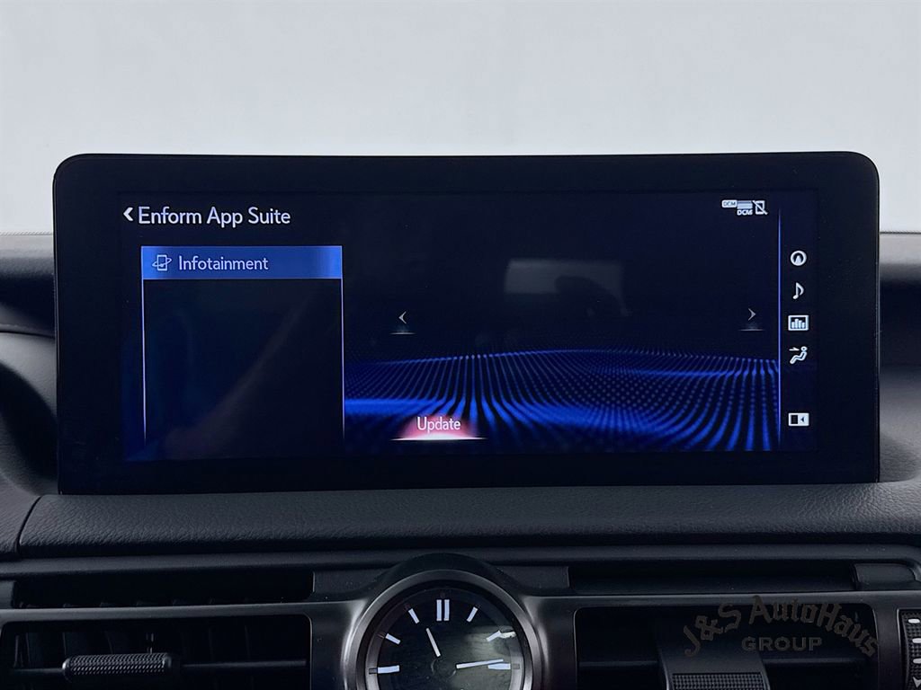 Used 2025 Lexus IS 500 RWD image 18