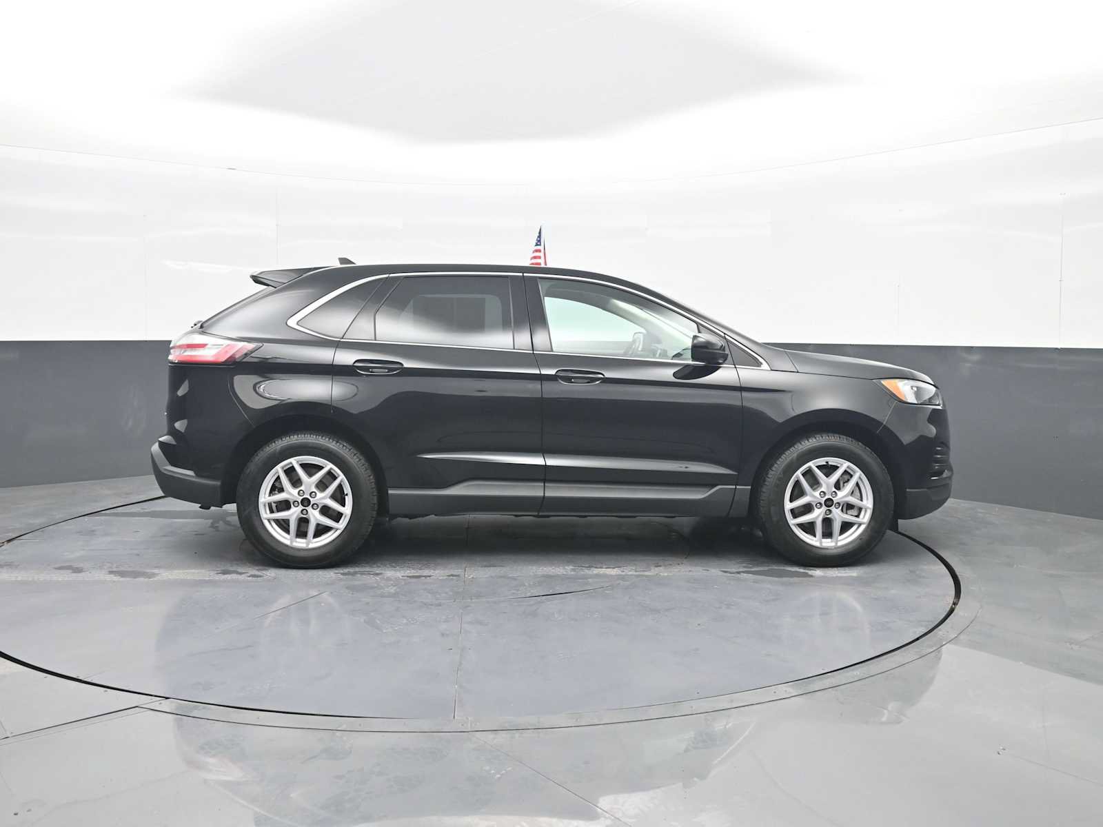 Used 2023 Ford Edge SEL AWD/4WD image 9